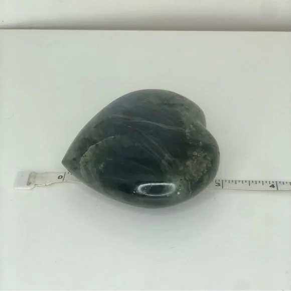 MEGA FLASH Labradorite Heart - Picture 9 of 11